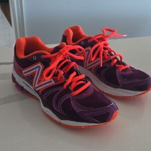 New Balance Women's Size 8.5 Running Shoes With Tbeam